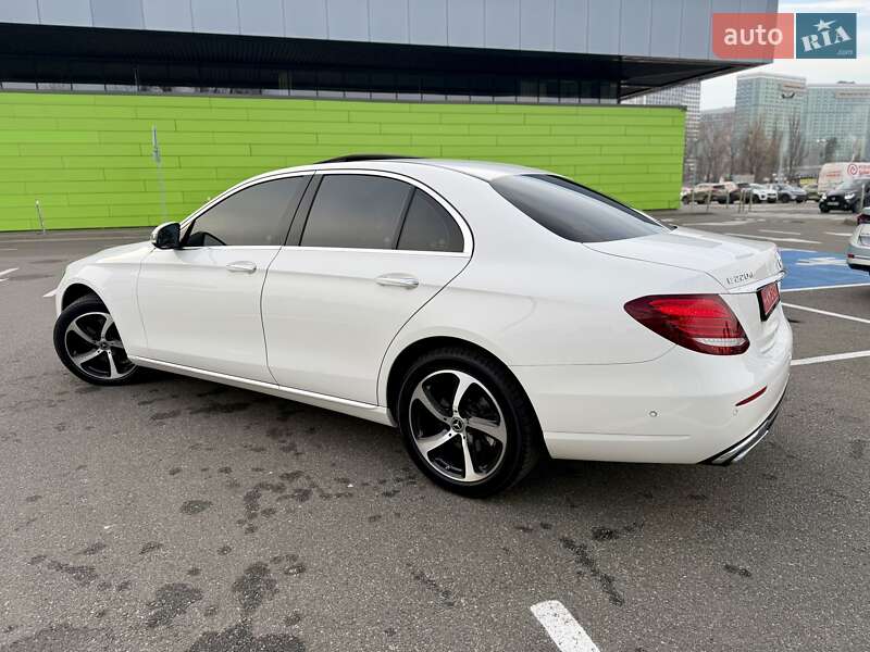 Седан Mercedes-Benz E-Class 2017 в Киеве