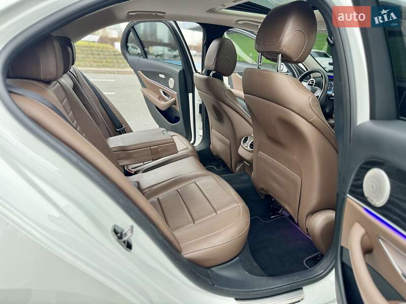 Седан Mercedes-Benz E-Class 2017 в Киеве