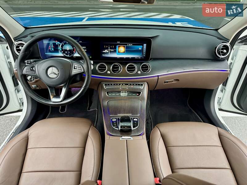 Седан Mercedes-Benz E-Class 2017 в Киеве