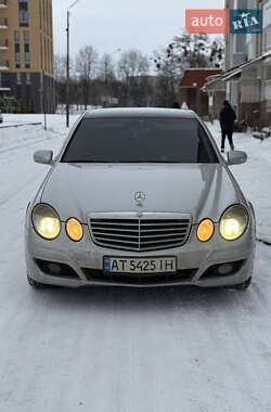 Седан Mercedes-Benz E-Class 2006 в Львове