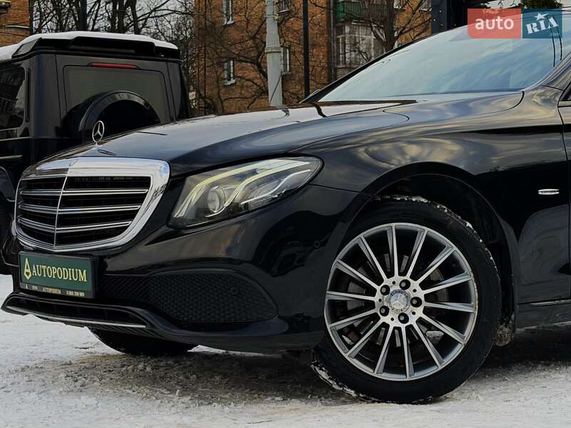 Седан Mercedes-Benz E-Class 2016 в Киеве