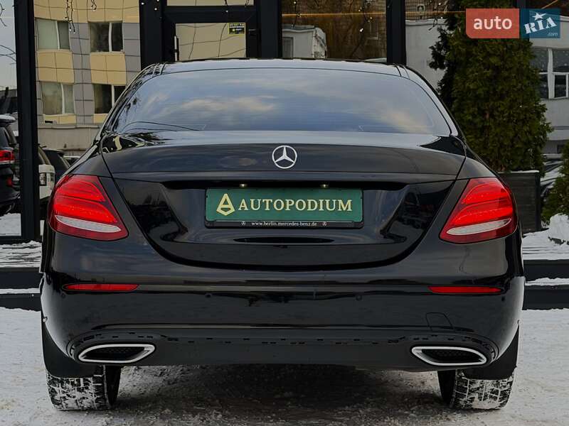 Седан Mercedes-Benz E-Class 2016 в Киеве
