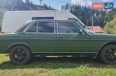 Седан Mercedes-Benz E-Class 1982 в Славском