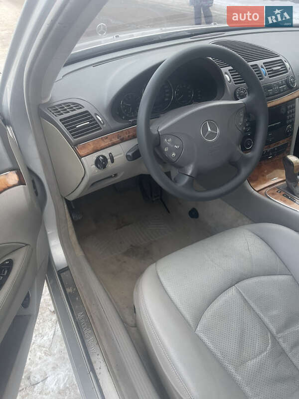 Седан Mercedes-Benz E-Class 2003 в Чернівцях
