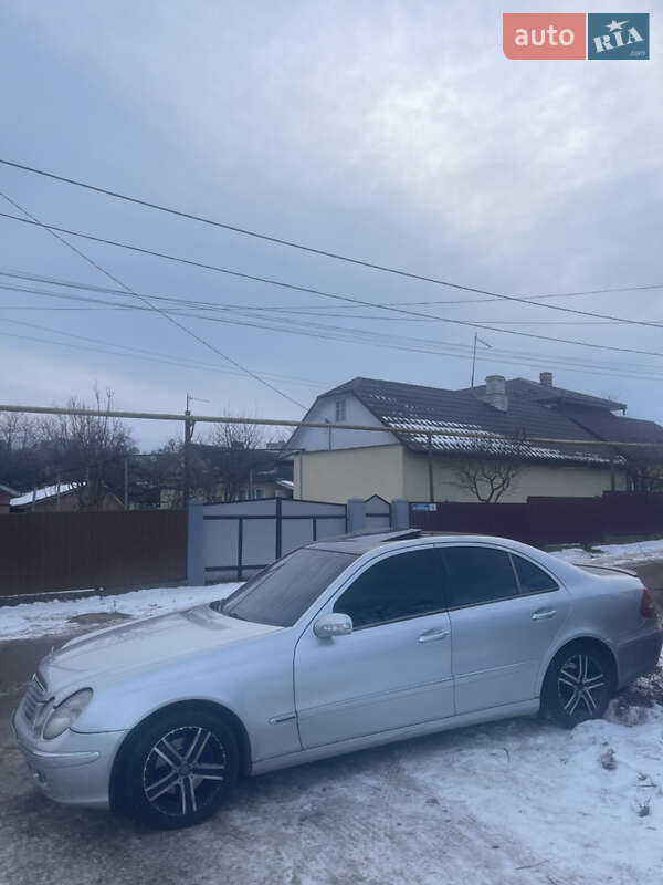 Седан Mercedes-Benz E-Class 2003 в Чернівцях