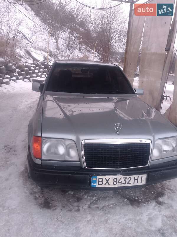 Mercedes-Benz E-Class 1987