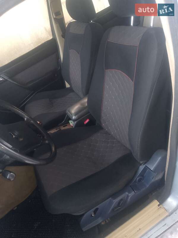 Седан Mercedes-Benz E-Class 1987 в Городке фото 11 Седан Mercedes-Benz E-Class 1987 в Городке