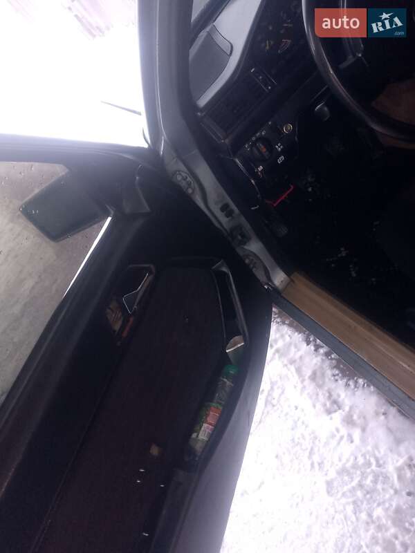 Седан Mercedes-Benz E-Class 1987 в Городке фото 17 Седан Mercedes-Benz E-Class 1987 в Городке