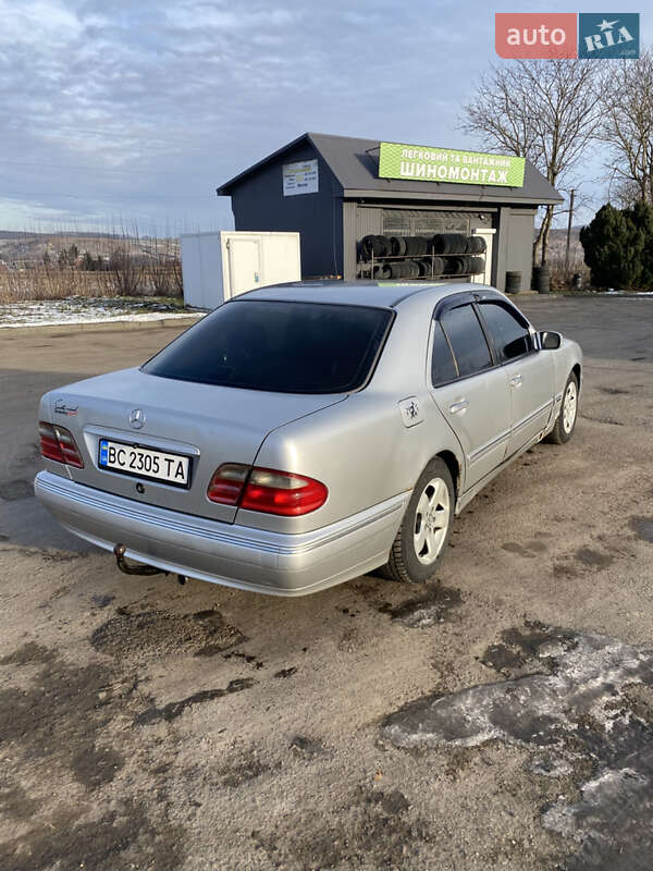 Седан Mercedes-Benz E-Class 1996 в Івано-Франківську
