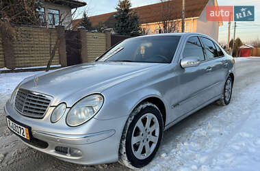 Седан Mercedes-Benz E-Class 2004 в Києві
