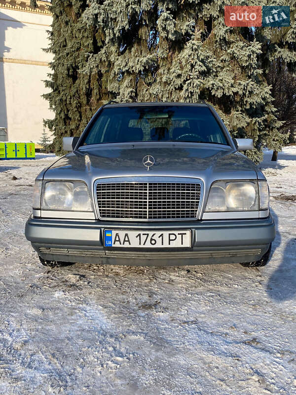 Mercedes-Benz E-Class 1995 Mercedes-Benz E-Class 1995