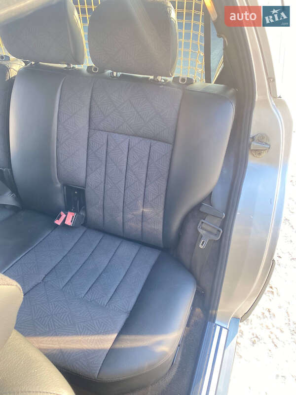 Універсал Mercedes-Benz E-Class 1995 в Києві фото 17 Універсал Mercedes-Benz E-Class 1995 в Києві