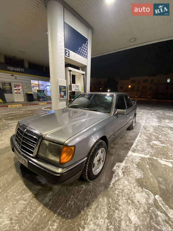 Седан Mercedes-Benz E-Class 1990 в Каменец-Подольском фото 2 Седан Mercedes-Benz E-Class 1990 в Каменец-Подольском