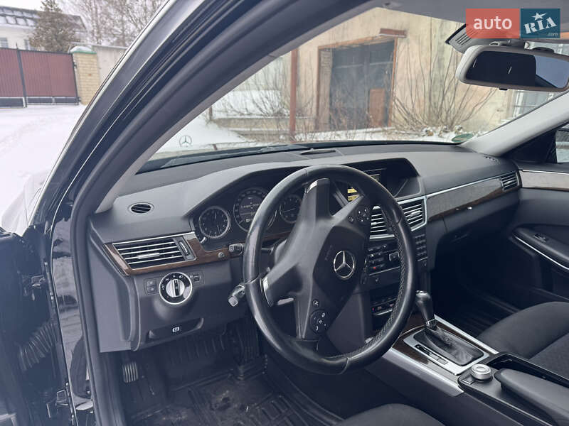 Універсал Mercedes-Benz E-Class 2010 в Золочеві фото 12 Універсал Mercedes-Benz E-Class 2010 в Золочеві