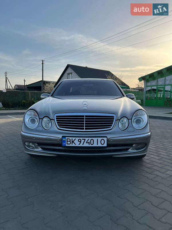 Седан Mercedes-Benz E-Class 2005 в Киеве