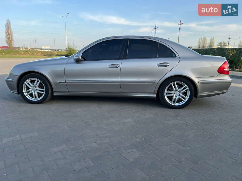Седан Mercedes-Benz E-Class 2005 в Киеве