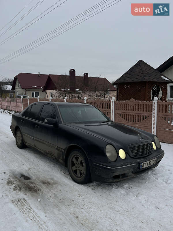 Седан Mercedes-Benz E-Class 2001 в Івано-Франківську