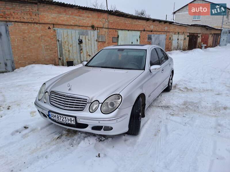 Mercedes-Benz E-Class 2005