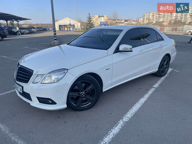 Седан Mercedes-Benz E-Class 2009 в Кам'янець-Подільському фото 33 Седан Mercedes-Benz E-Class 2009 в Кам'янець-Подільському