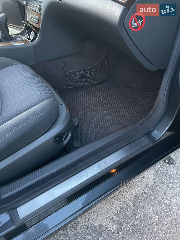 Седан Mercedes-Benz E-Class 2004 в Любомле фото 30 Седан Mercedes-Benz E-Class 2004 в Любомле