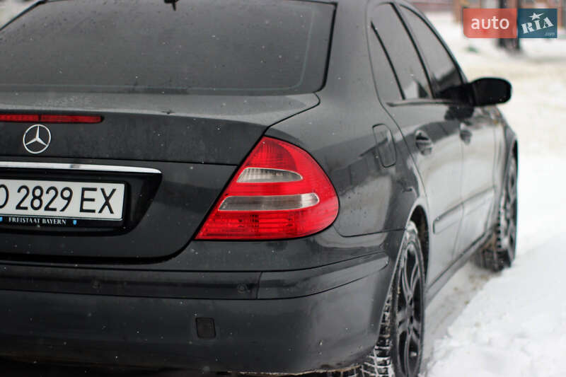 Седан Mercedes-Benz E-Class 2002 в Кременці