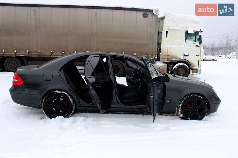 Седан Mercedes-Benz E-Class 2002 в Кременці