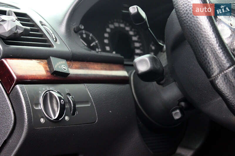 Седан Mercedes-Benz E-Class 2002 в Кременці