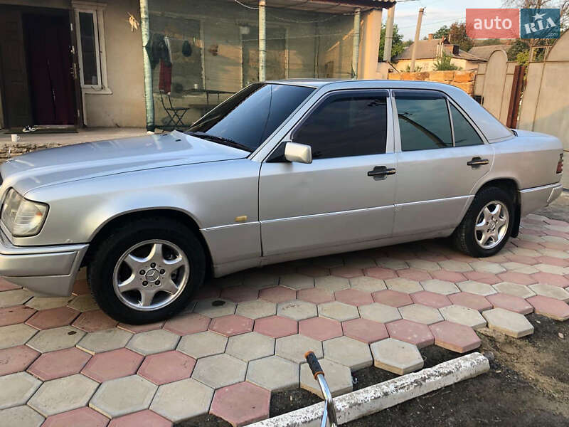 Седан Mercedes-Benz E-Class 1995 в Южном фото 6 Седан Mercedes-Benz E-Class 1995 в Южном