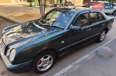 Седан Mercedes-Benz E-Class 1997 в Одесі