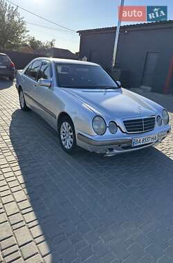 Седан Mercedes-Benz E-Class 2000 в Умані