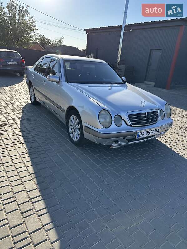 Mercedes-Benz E-Class 2000 Mercedes-Benz E-Class 2000