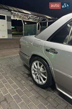 Седан Mercedes-Benz E-Class 1994 в Луцке