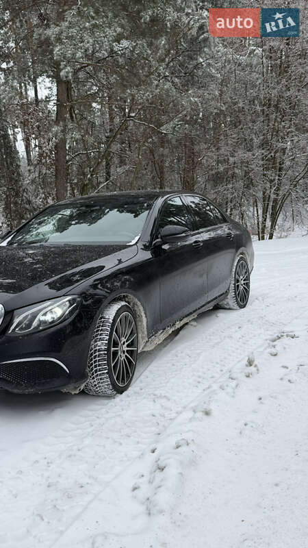 Седан Mercedes-Benz E-Class 2017 в Киеве