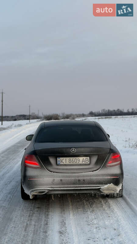 Седан Mercedes-Benz E-Class 2017 в Киеве