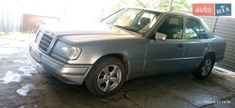 Mercedes-Benz E-Class 1988