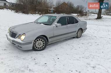 Седан Mercedes-Benz E-Class 2001 в Радивилове