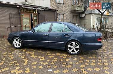 Седан Mercedes-Benz E-Class 2000 в Запорожье