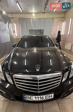 Седан Mercedes-Benz E-Class 2010 в Николаеве