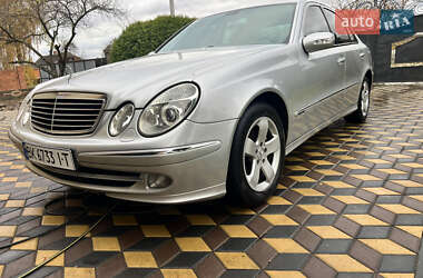 Седан Mercedes-Benz E-Class 2002 в Вараше