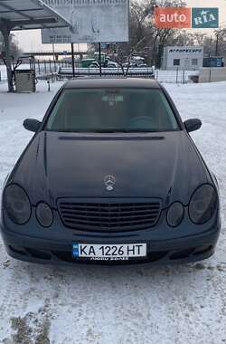 Седан Mercedes-Benz E-Class 2003 в Києві
