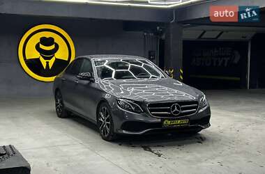 Седан Mercedes-Benz E-Class 2018 в Чернівцях