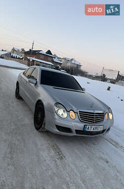 Седан Mercedes-Benz E-Class 2002 в Чернівцях