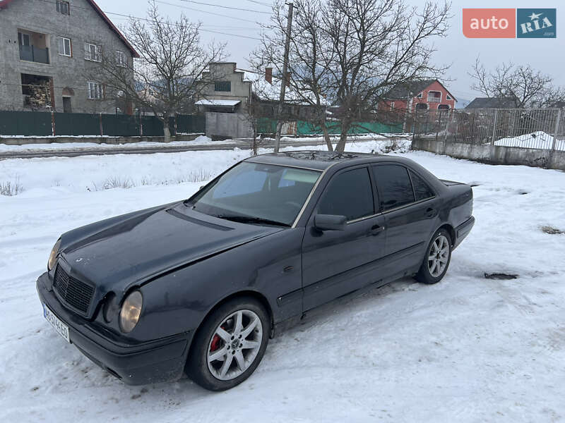 Mercedes-Benz E-Class 1996 Mercedes-Benz E-Class 1996