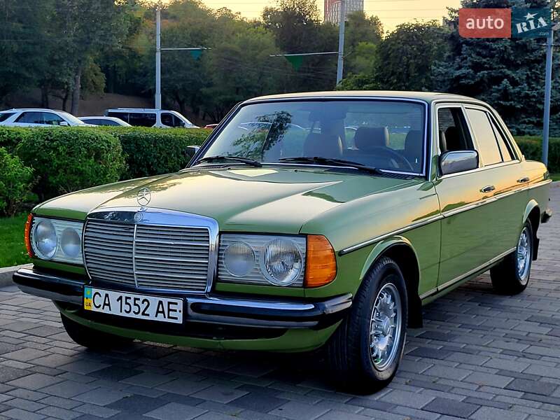 Mercedes-Benz E-Class 1984 Mercedes-Benz E-Class 1984