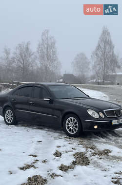 Седан Mercedes-Benz E-Class 2004 в Черновцах