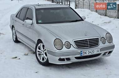 Седан Mercedes-Benz E-Class 2001 в Ровно