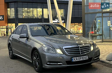 Седан Mercedes-Benz E-Class 2011 в Киеве