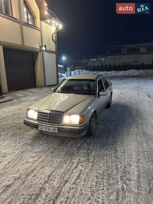 Mercedes-Benz E-Class 1989