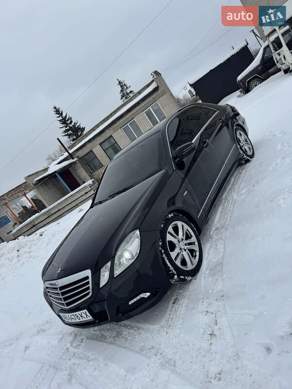 Седан Mercedes-Benz E-Class 2010 в Гайсине