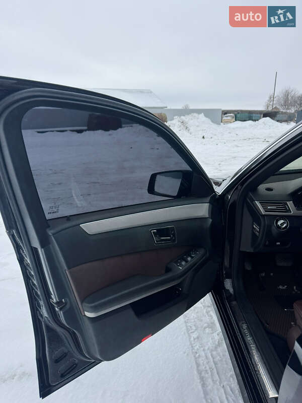 Седан Mercedes-Benz E-Class 2010 в Гайсине